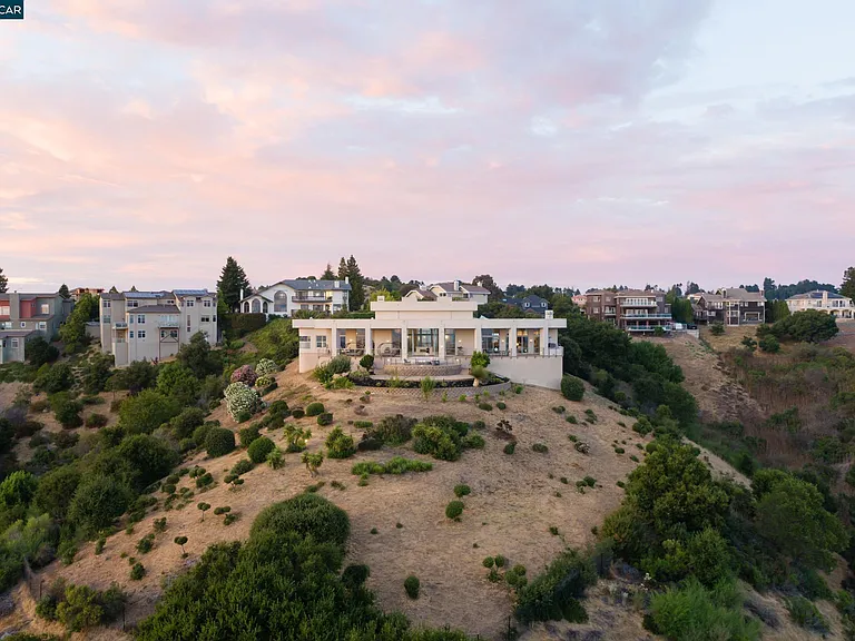 13367 Campus Dr — Photo 44
