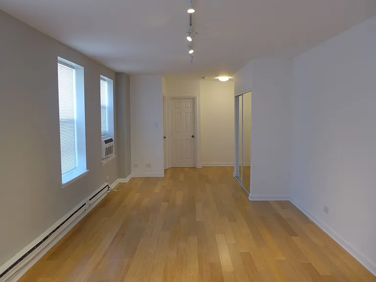808-12 W Junior Terrace — Photo 45