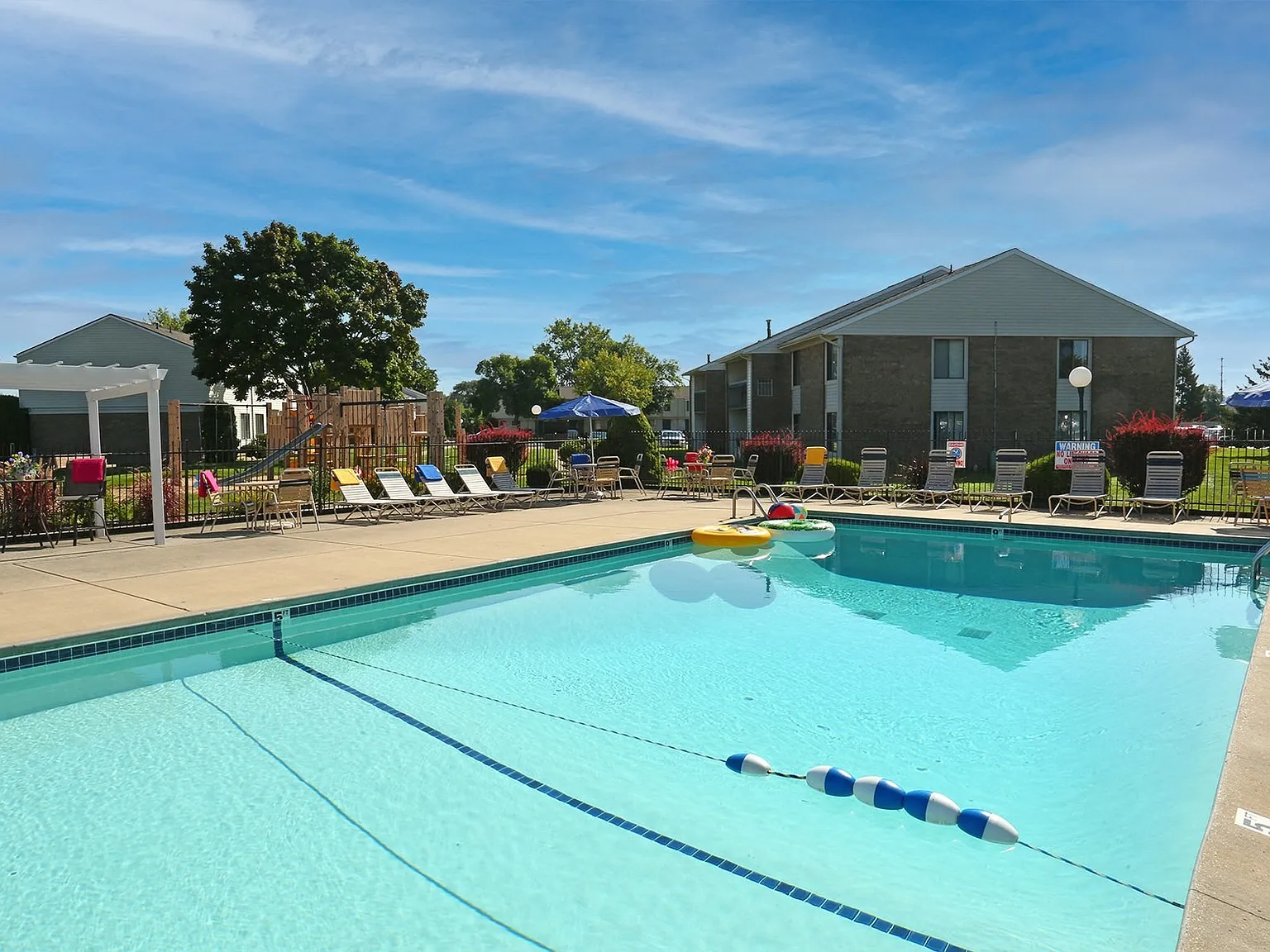 Waters Landing Apartments — Photo 1