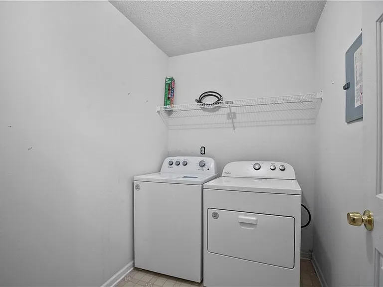 2224 Eagles Nest Cir — Photo 7