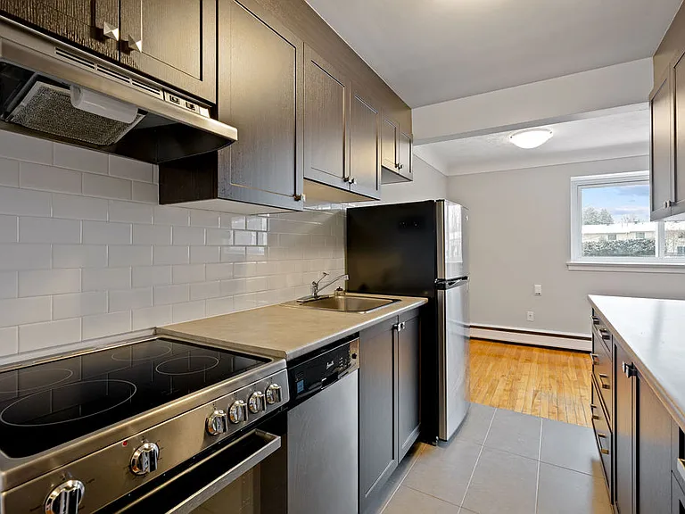 1196 Shillington Ave — Photo 12