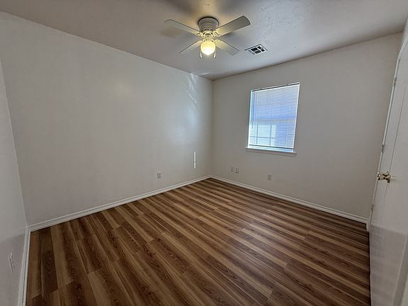 3rd image of 2203 S Bluestone St