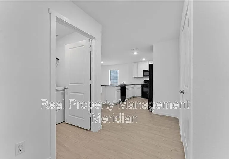 1821 Pentro Pkwy — Photo 14