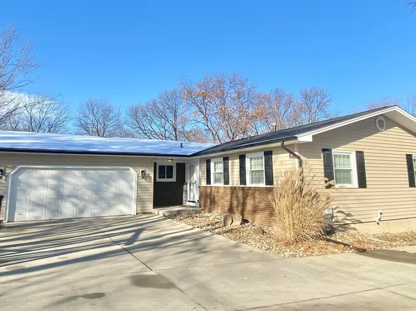 9300 142nd Street Ct W, Taylor Ridge, IL 61284