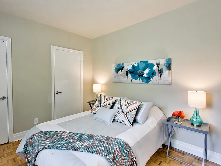 2100 Bathurst St #308 — Photo 36