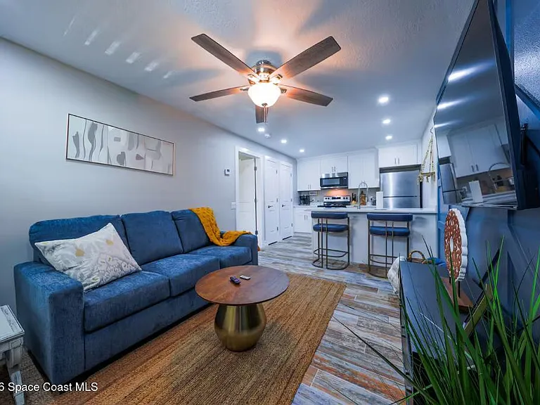 208 W Seminole Ave #4 — Photo 3