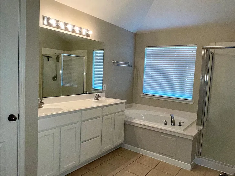 21719 Orange Maple Ct — Photo 8