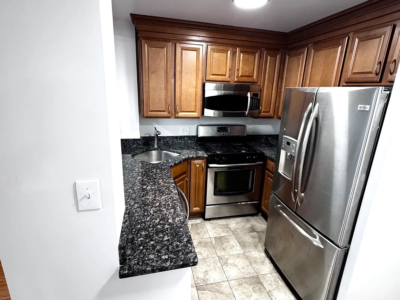 1330 New Hampshire Ave NW — Photo 4