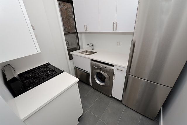 1st image of 82 Washington Pl APT 3F