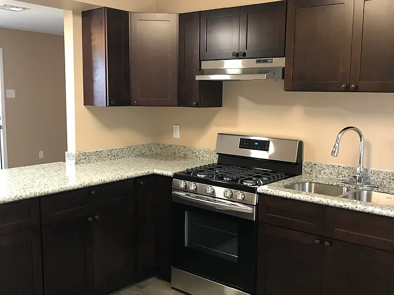 118B G St — Photo 4