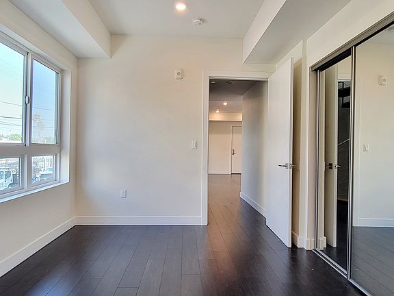 4th image of 5758 Camellia Ave APT 205