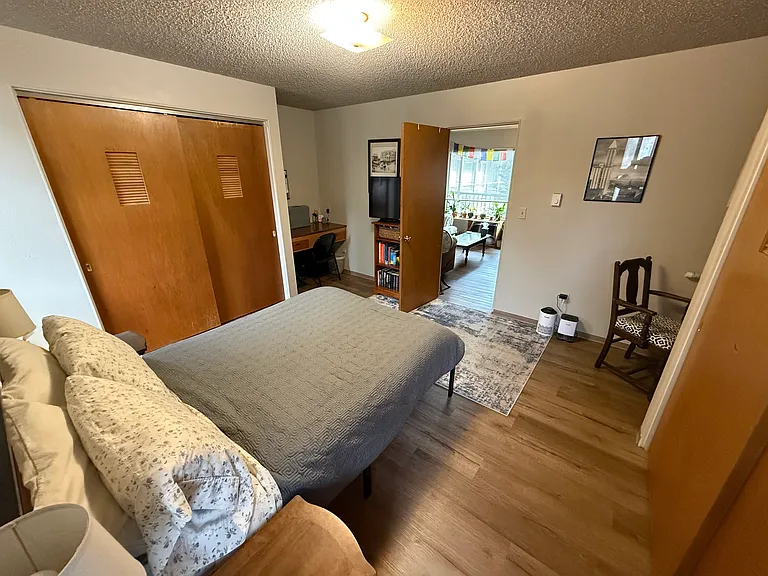 535 NE Maiden Ln #212 — Photo 4