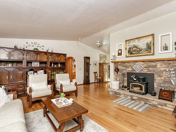 5th image of 2253 W Twinoaks Dr