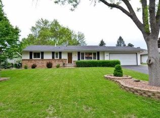 2404 E 114th St, Burnsville, MN 55337