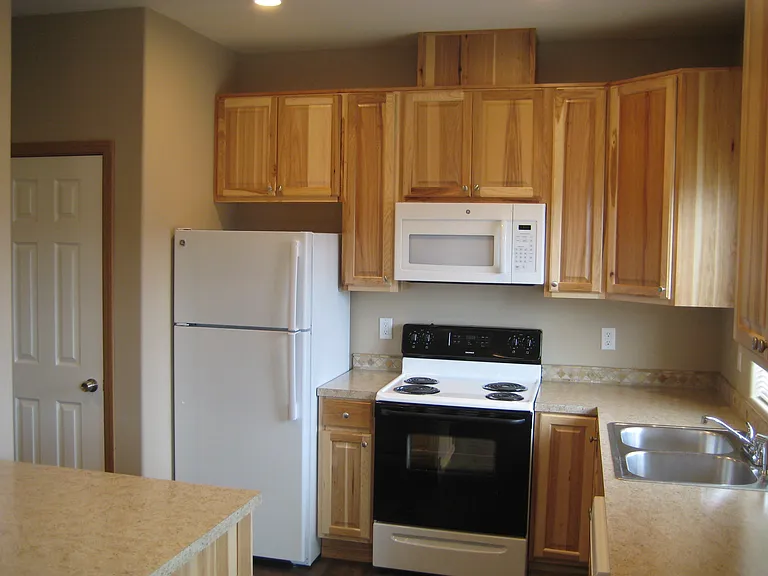 953 NW Circle Blvd — Photo 5