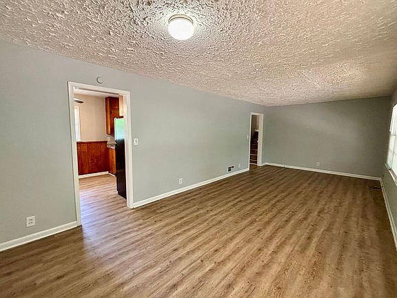 2nd image of 2612 Dawn Dr