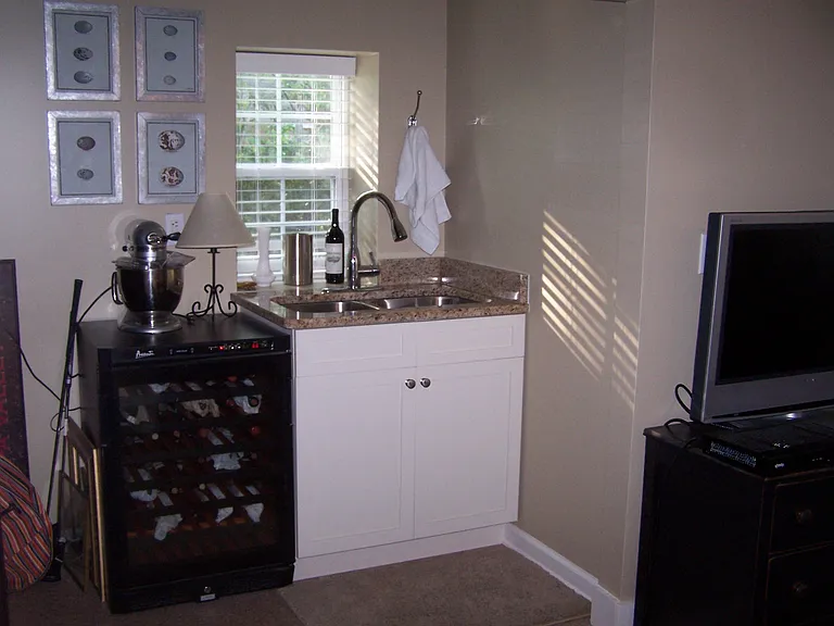 Small oven & stove now next to kitchen sink