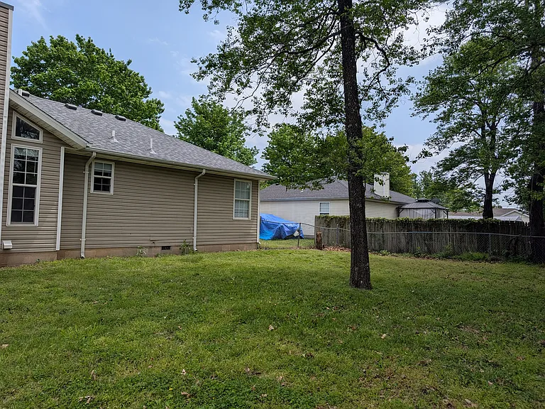1910 Bluebird Dr — Photo 26