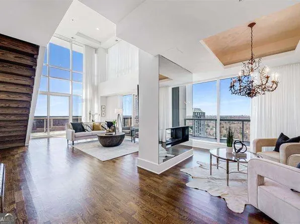 2881 Peachtree Rd NE APT 2405, Atlanta, GA 30305