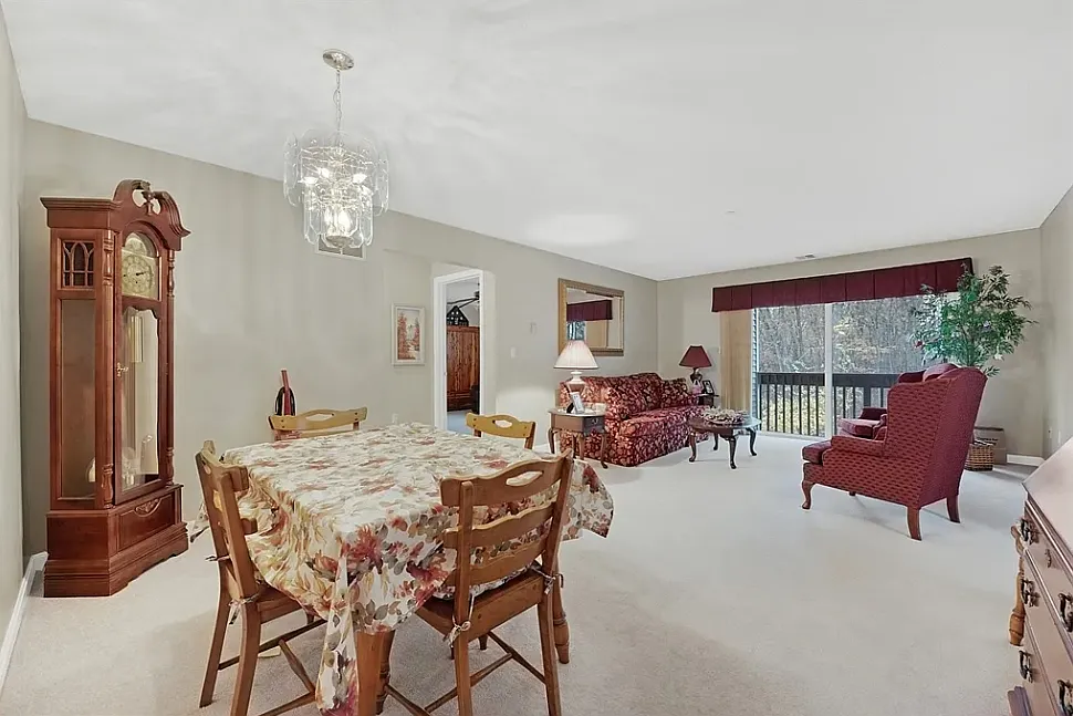 2 bed, 1200 sqft, $2,000 — Photo 3