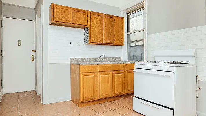 Rented by Nooklyn NYC LLC | media 8