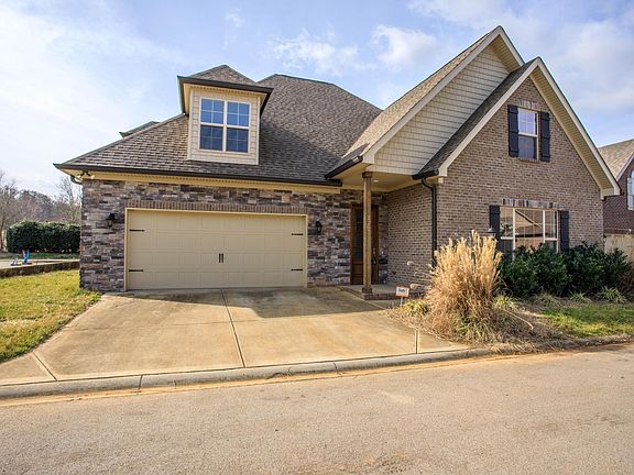 4th image of 2207 Villa Garden Way
