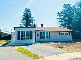 68 Saylor Cir, Coplay, PA 18037