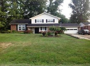 22 Lake Chadesa Dr, Hurricane, WV 25526
