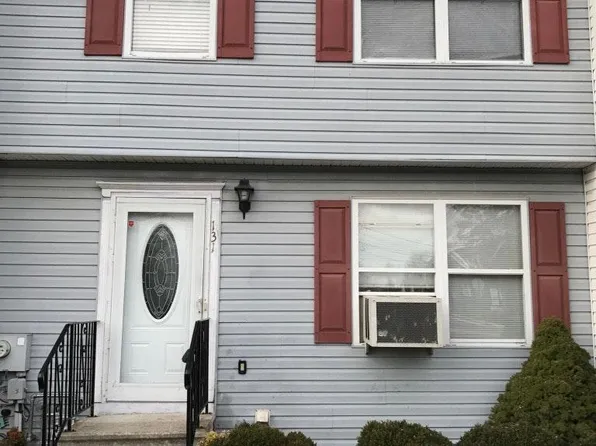 131 Chambers St, Morrisville, PA 19067