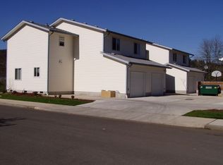 1125 E Chamberlain Ave, Cottage Grove, OR 97424