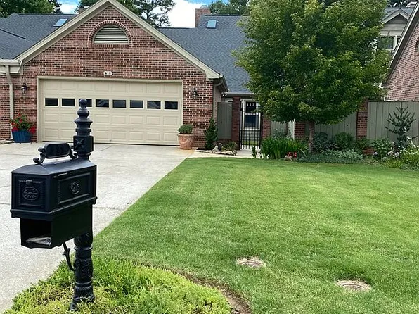 411 Hunters Cir, Greenville, SC 29617