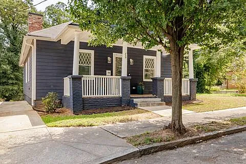 4 bed, 2200 sqft, $4,000 — Photo 2