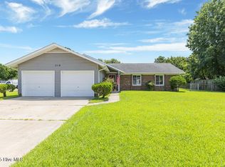 218 Branchwood Dr, Jacksonville, NC 28546