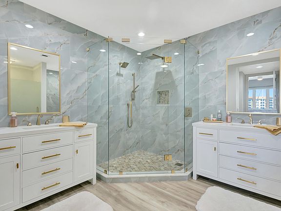 5th image of 13 Harbour Isle Drive W #206