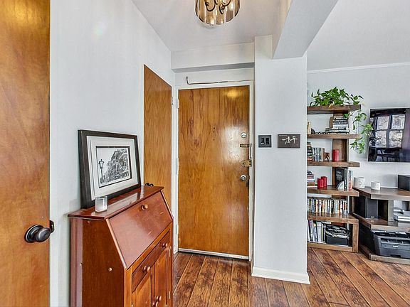 3rd image of 2606 W Balmoral Ave APT 309