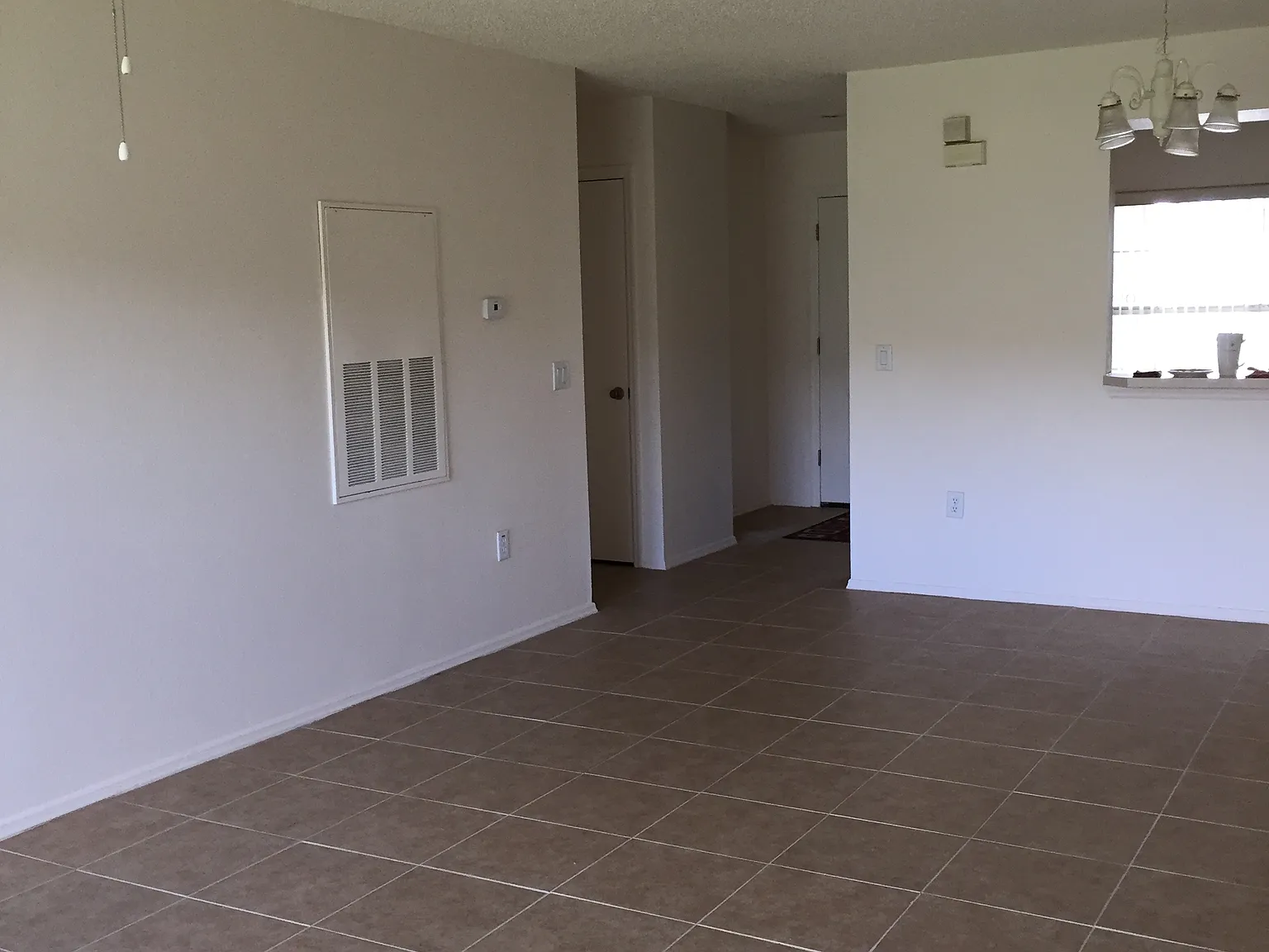 2 bed, 1013 sqft, $1,590 — Photo 3