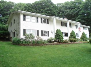 6975 Main St, Trumbull, CT 06611