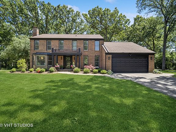 2nd image of 11 Robin Hood Ct