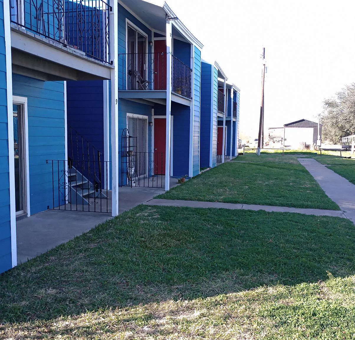 2 bed, $575 — Photo 1