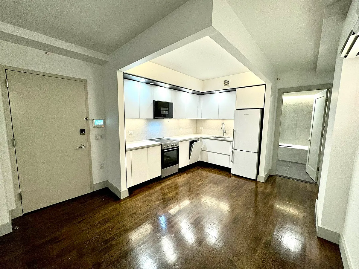 Building Photo - 150 Lenox Rd #2D