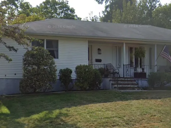 1420 Middleton Rd, Greenport, NY 11944