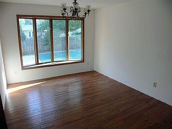 5th image of 1301 Aspen Dr