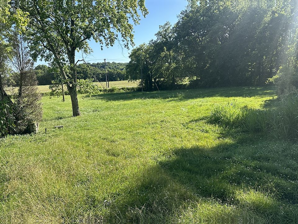 2nd image of 9 Orchard Cemetery Rd