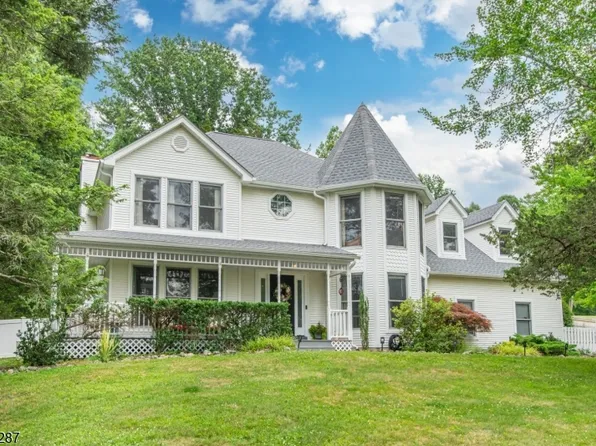 1 Victoria Pines Ln, Andover Twp., NJ 07848