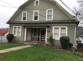 1632 SE Main St APT 4, Roseburg, OR 97470
