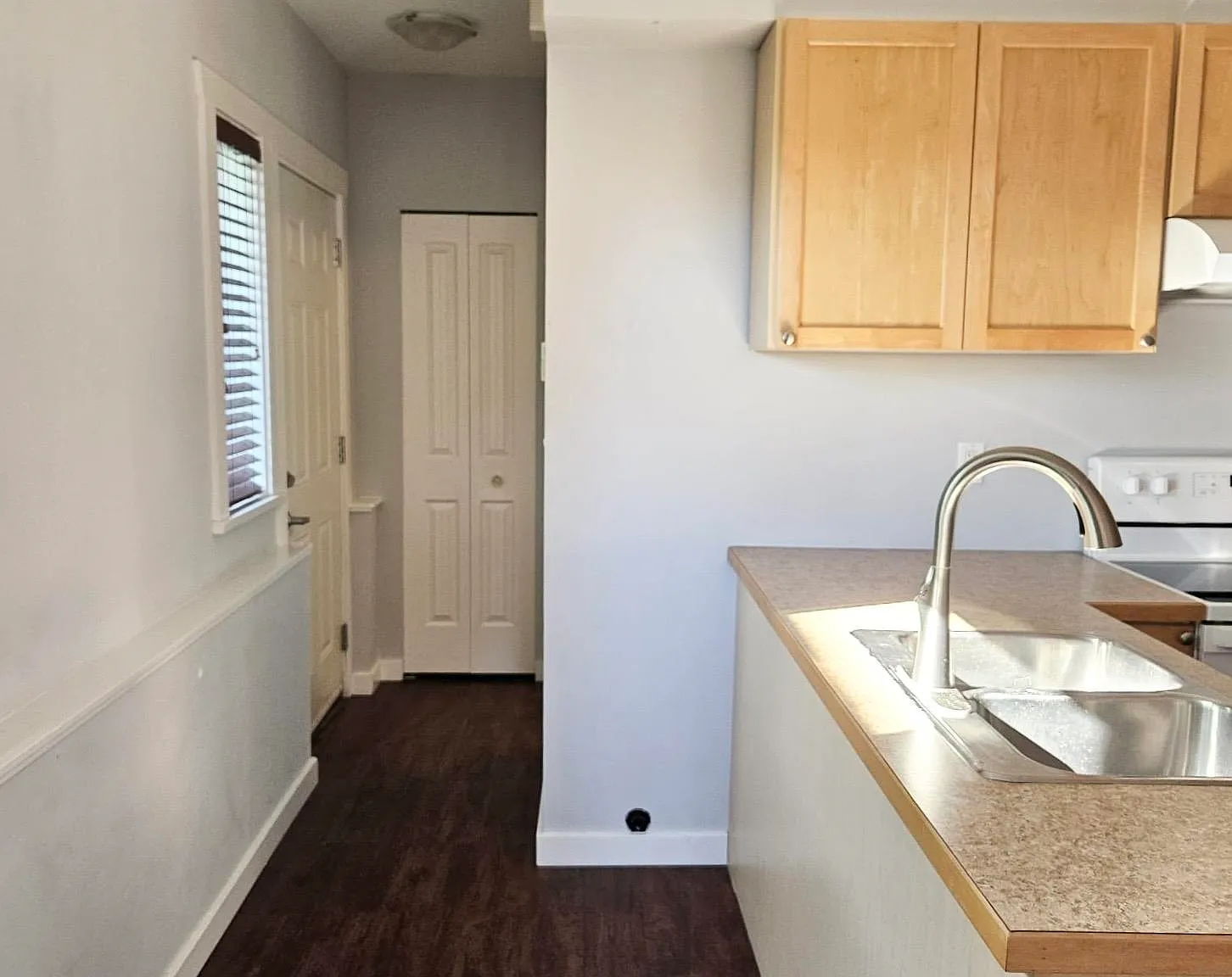 2 bed, 800 sqft, $2,400 — Photo 3