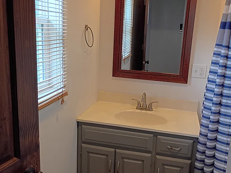 1219 E Market St — Photo 5