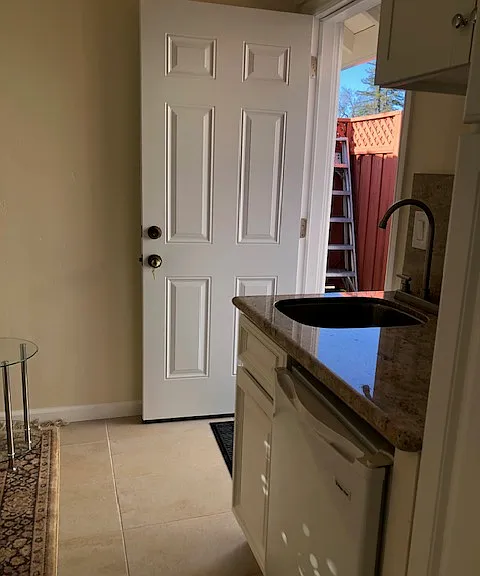 entry into sitting area & kitchenette