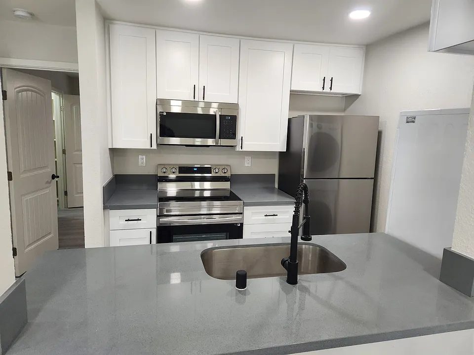 4367 Wilson Ave #3