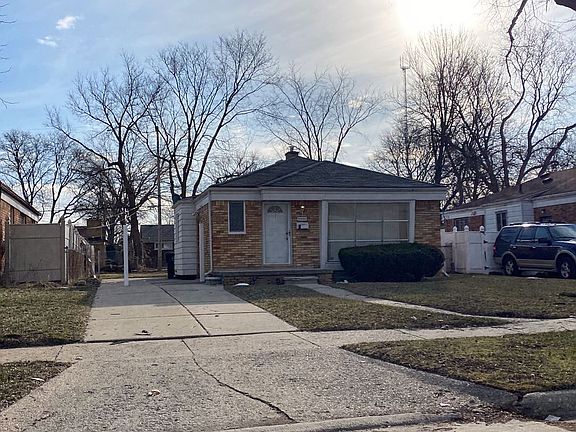 4th image of 21400 Kipling Ave